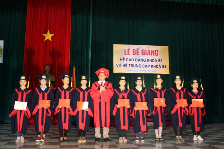Sinh viên Vcard trong ngày lễ tốt nghiệp