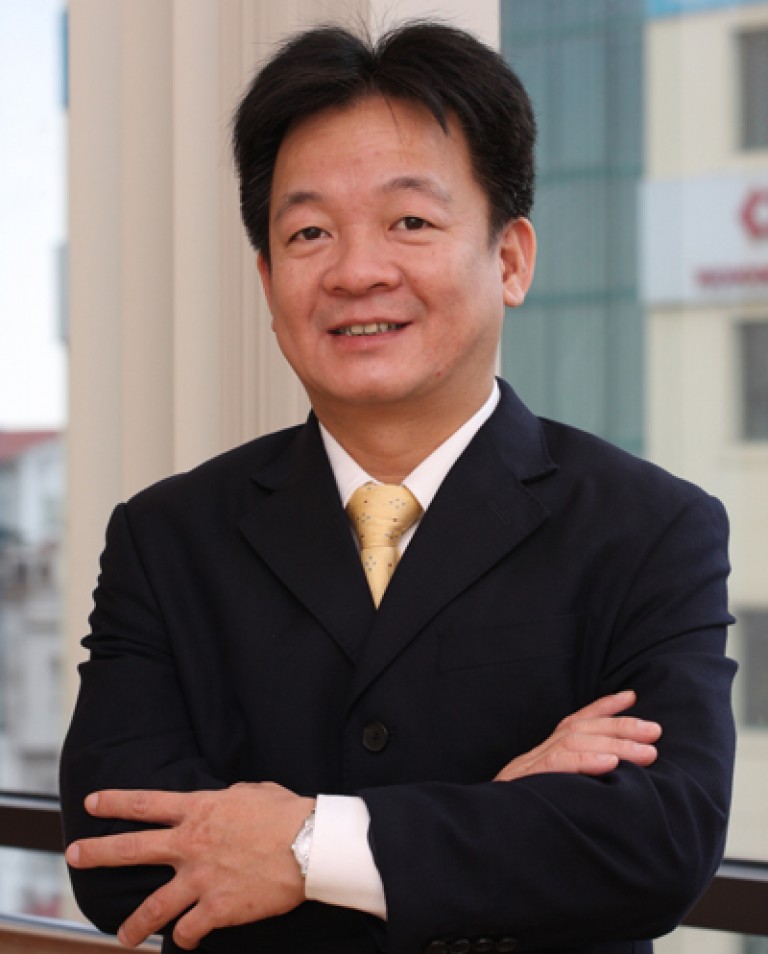 Doanh nhân Đỗ Quang Hiển – Chủ tịch của T&T và Ngân hàng TMCP SHB – K25 Vật Lý