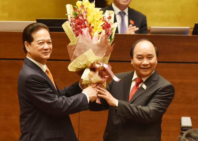 Cựu sinh viên ĐH KTQD – Thủ tướng Nguyễn Xuân Phúc trong lễ nhận chức