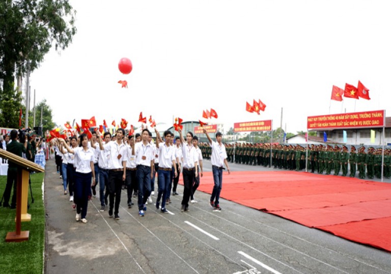 Lễ diễu hành mừng 40 năm thành lập trường ĐH Trần Đại Nghĩa