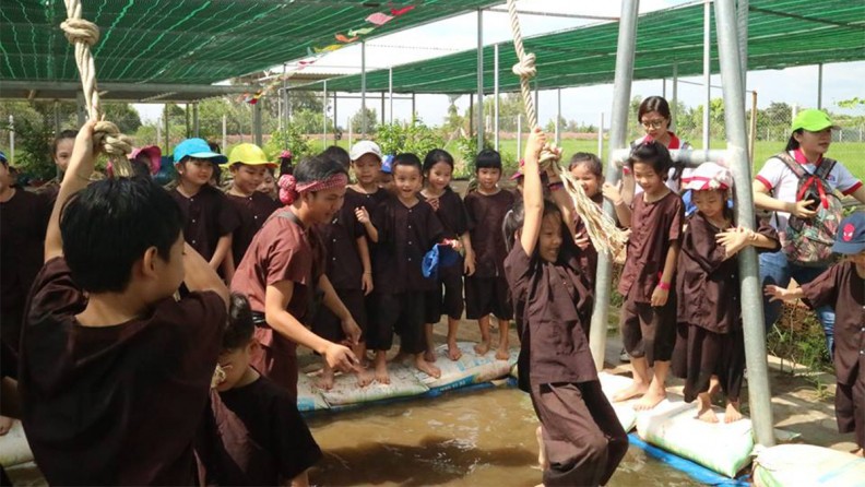 Trung tâm giảng dạy và Đào tạo Kỹ năng sống kết hợp với tư vấn tâm lý và chương trình giáo dục toàn diện Việt education
